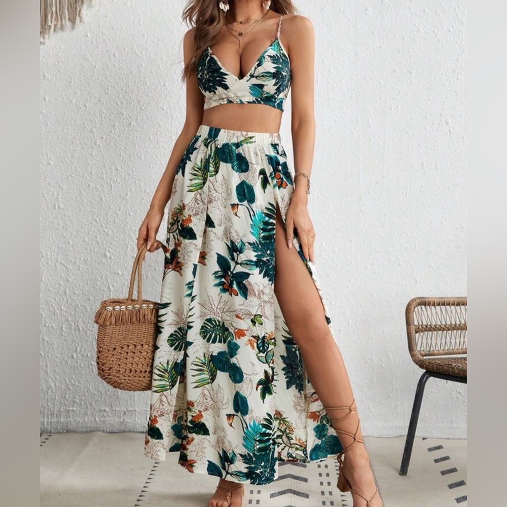 SHEIN Tropical Print Tie Back Cami Top and Split Thigh Skirt